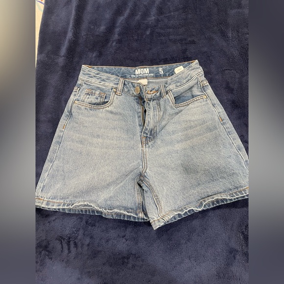 “Mom” denim shorts - Picture 1 of 3